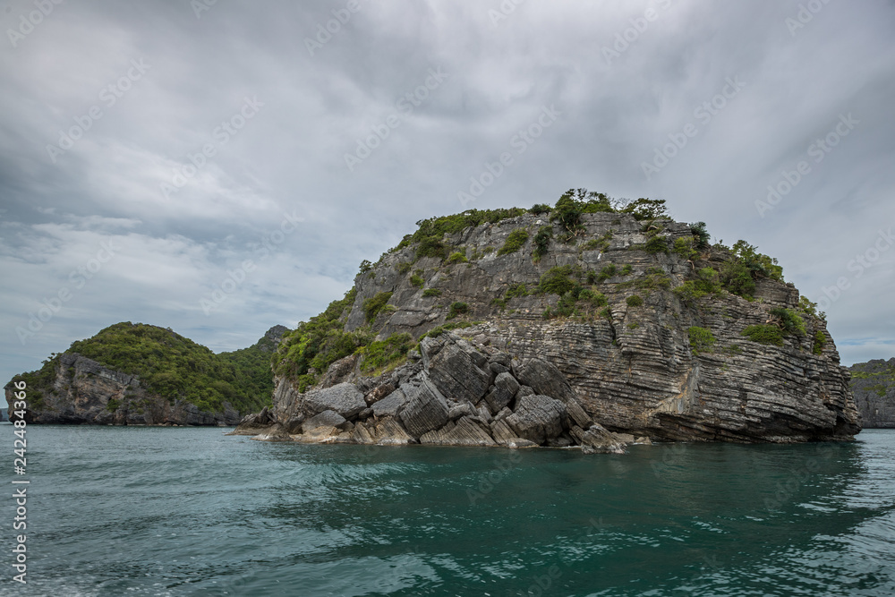 Islands in the sea at Angthong national marine park, Koh Samui, Suratthani, Thailand Islands in the sea at Angthong national marine park, Koh Samui, Suratthani, Thailand