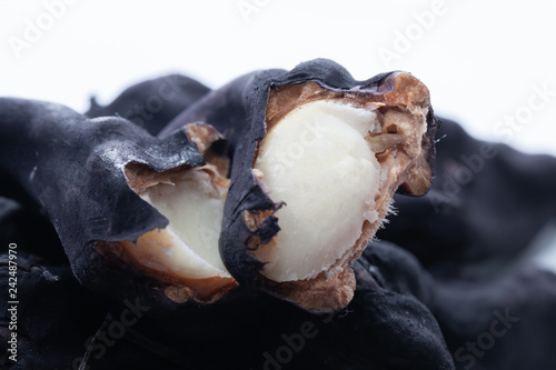 Foto Water Chestnut and Water caltrops on white background