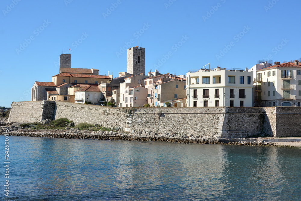 France, Côte d'Azur, Antibes, château Grimaldi, remparts et musée Picasso