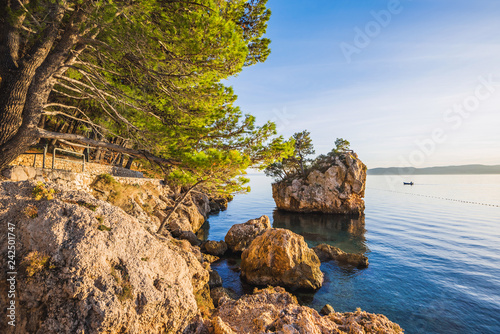 Fototapeta Naklejka Na Ścianę i Meble -  eautiful bay near Brela town at sunset, Makarska rivera, Dalmatia, Croatia