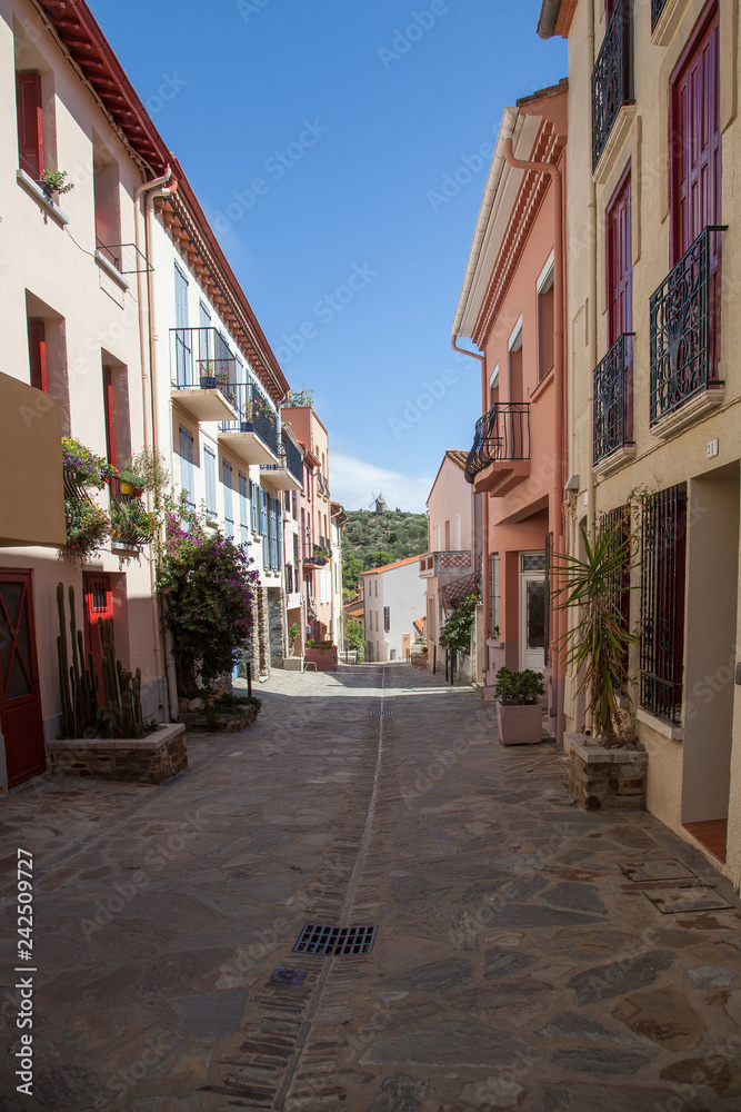 Une rue déserte de Collioure