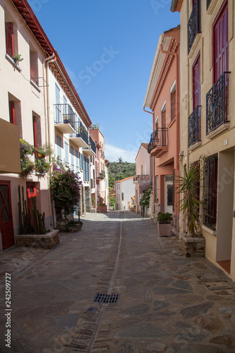 Une rue déserte de Collioure © Hervé Rouveure