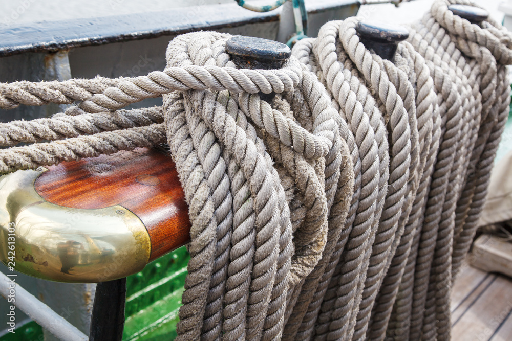 ship rigging rope