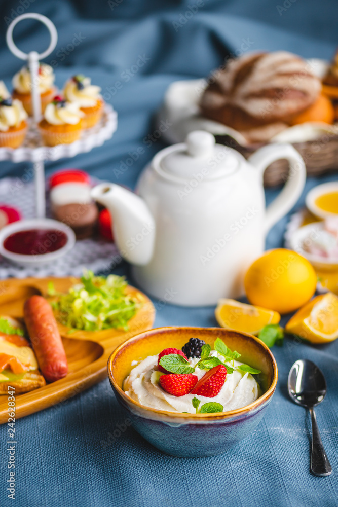 tea drinking, breakfast, tea with muffins and dried fruit