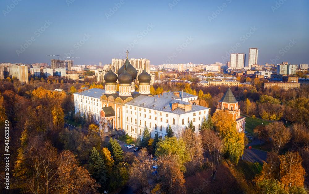 Church of the Intercession of the blessed virgin Mary in Izmailovo in autumn, Moscow