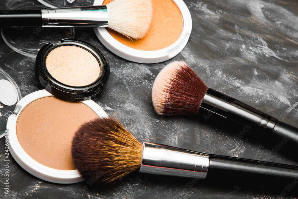 Eye shadow and brush Eye shadow and brush