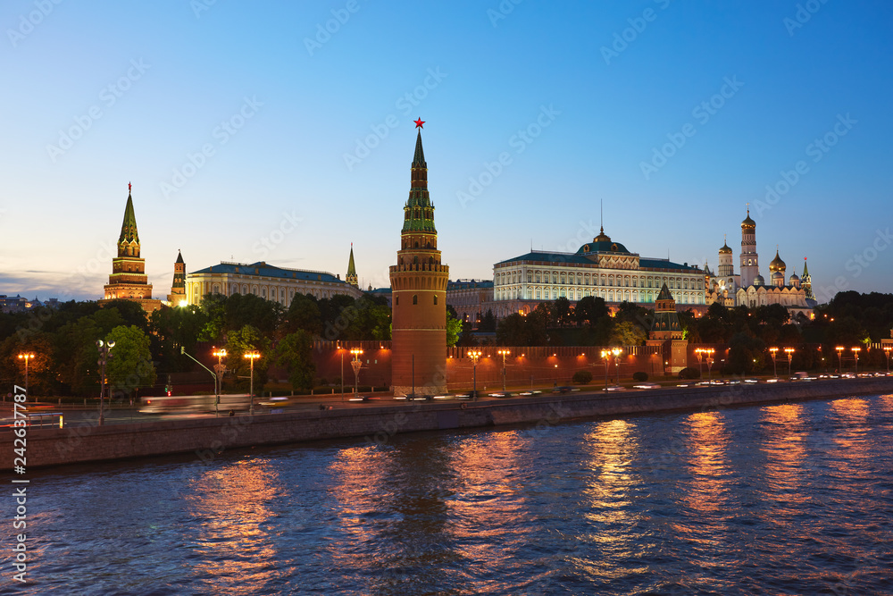 Obraz premium Moscow Kremlin at night. Beautiful view of Moscow Kremlin and Moscow River. Russia