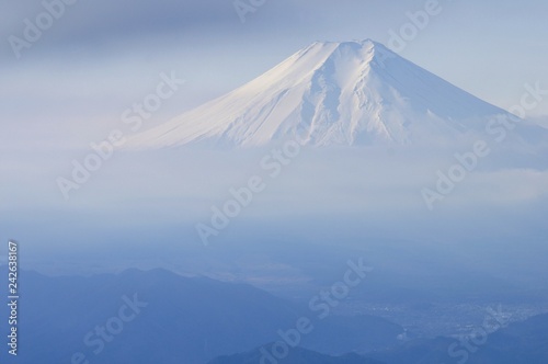 三頭山から望む富士山