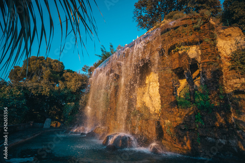 The observation deck with a waterfall in Nice