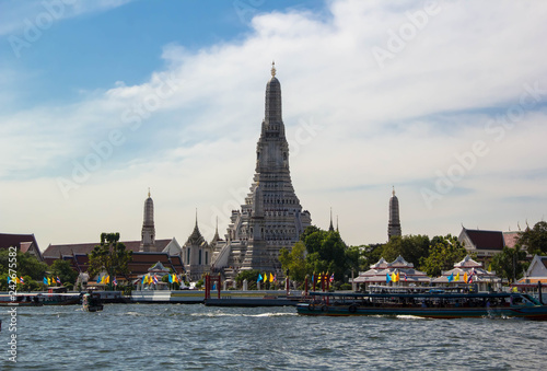 Wat Arun in Bangkok, Thailand © niksriwattanakul