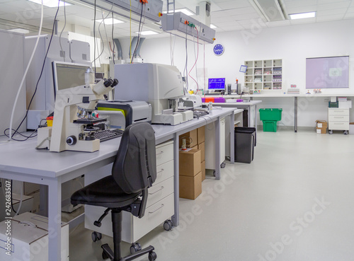 medical laboratory © PRILL Mediendesign