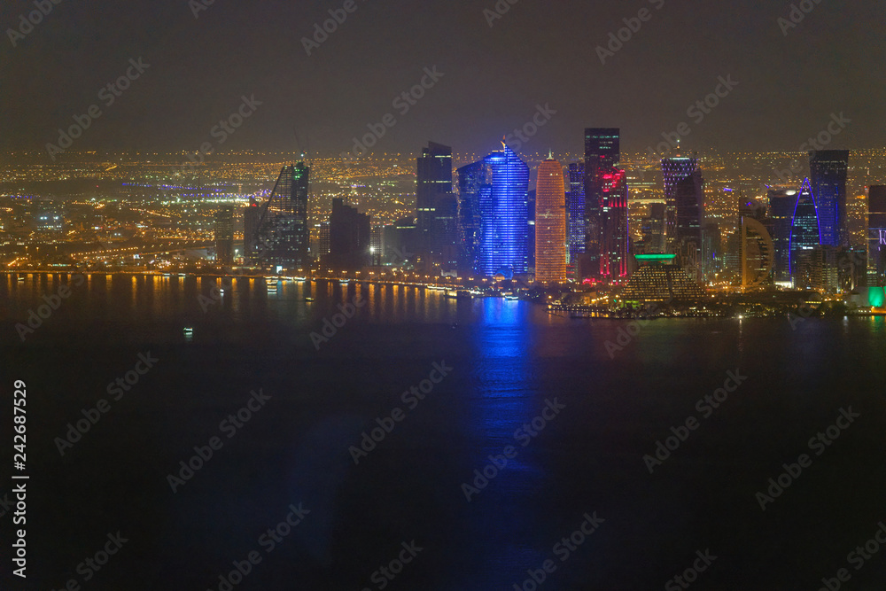 Obraz premium Doha aerial skyline at night, Qatar