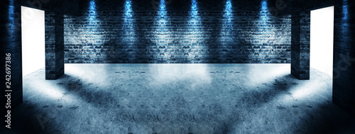Empty room with old brick w...