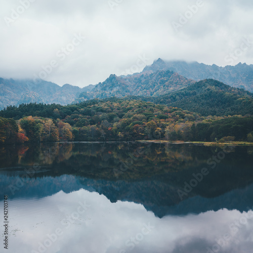 朝靄の鏡池　秋の戸隠,長野　Kagami-ike (Mirror Pond) in morning mist / Nagano, Japan photo