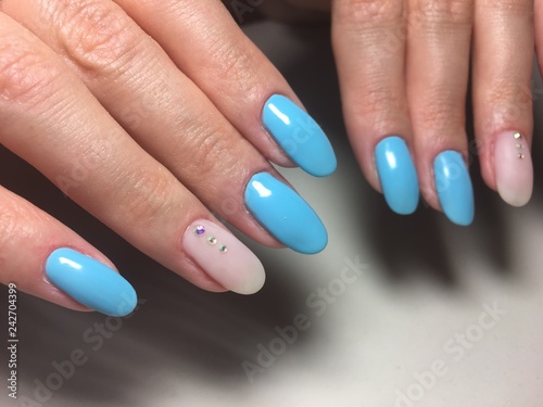 fashionable blue manicure with beige matte design