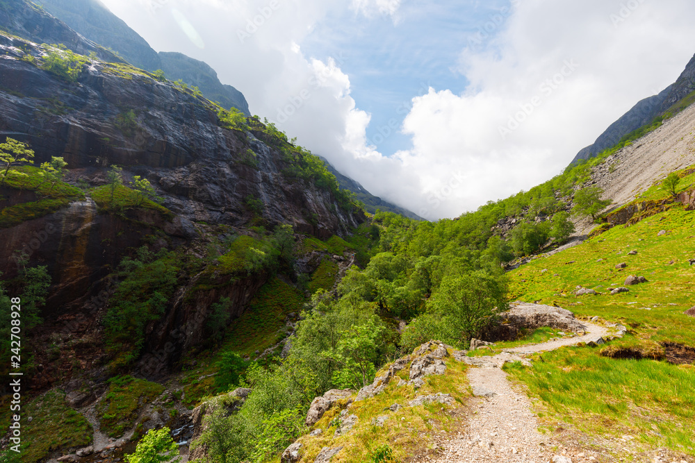 Fototapeta premium piękny krajobraz w Lost Valley niedaleko Glencoe