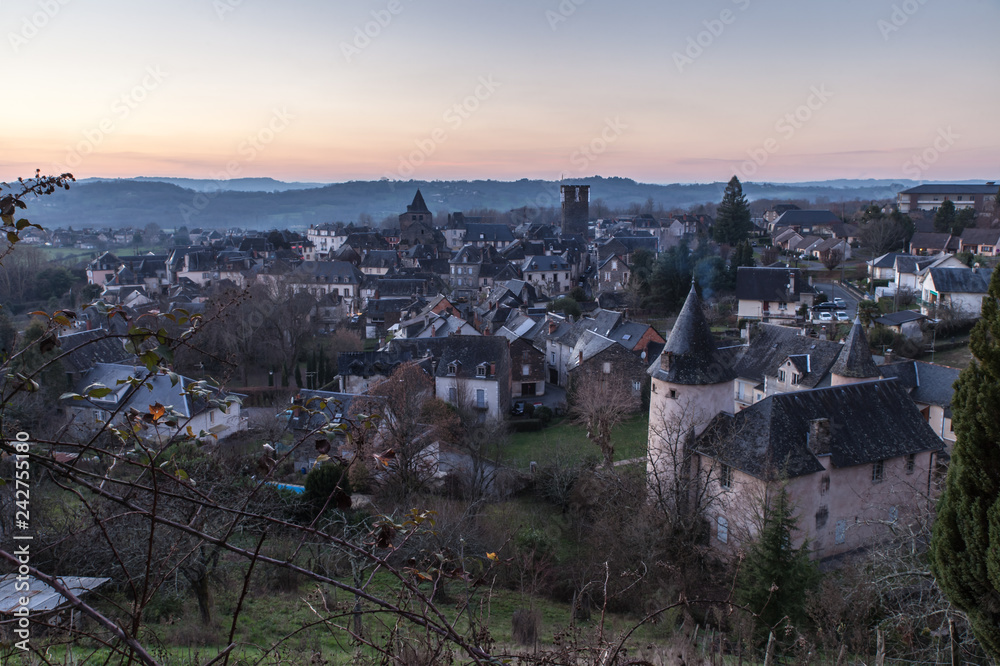 Allassac (Corrèze – France) – Vue générale au coucher du soleil