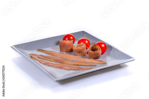 Anchoas premium con olivas y tomates  photo