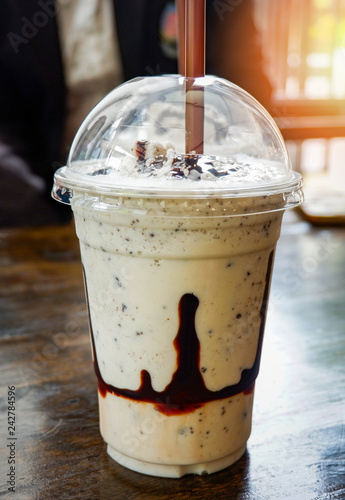 Fotografia Cocoa milk smoothie Sweet delicious milkshake with cookies chocolate smoothie mi