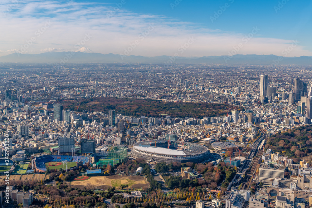建設中の新国立競技場と富士山の空撮