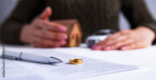 divorce contract ring
