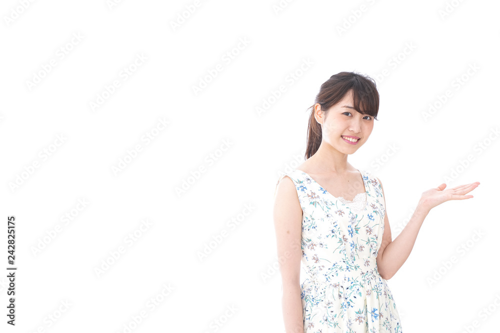 おすすめをする若い女性 おすすめをする若い女性