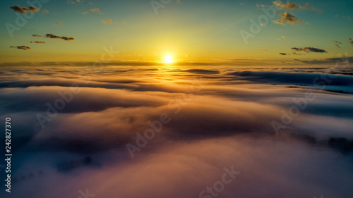 雲海の空撮 © makieni