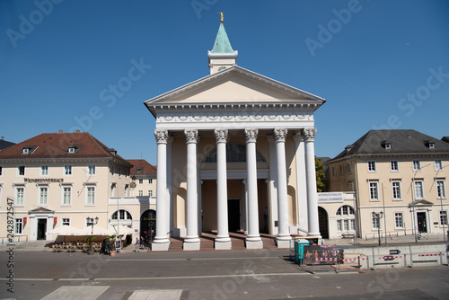 Karlsruhe, Kirche, Schloss, Statuen