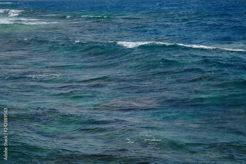 Obraz na płótnie Blue sea water. Ocean surface for natural background w salonie