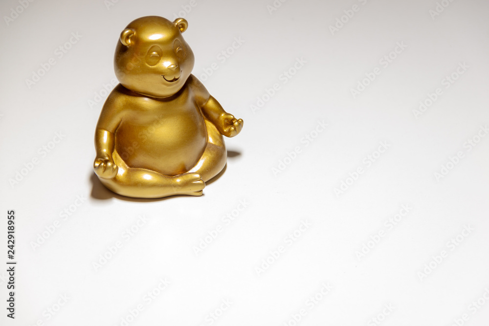 Panda Buddha Gold auf Weißen Hintergrunf Panda Buddha Gold auf Weißen Hintergrunf