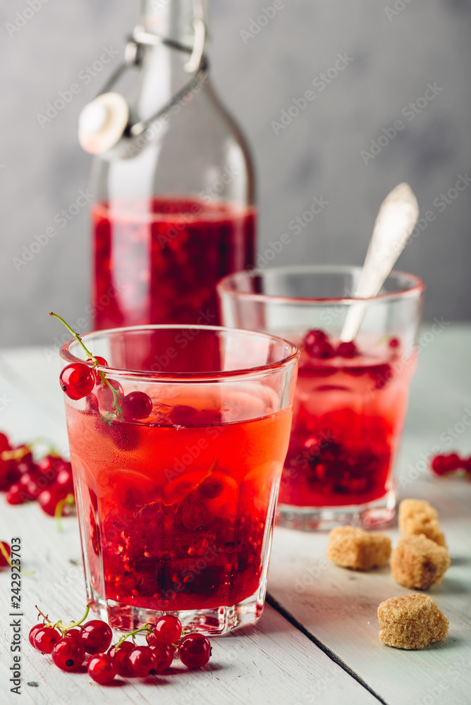 Infused water with red currant and sugar Infused water with red currant and sugar