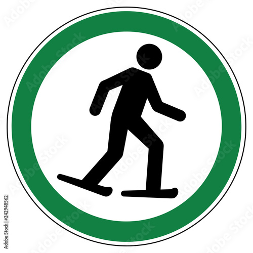 nwss17 NewWinterSportSign nwss - srg527 SignRoundGreen - german - ez527 ErlaubnisZeichen - Schneeschuhwandern  erlaubt - english - approved - snowshoeing - green g7043 photo