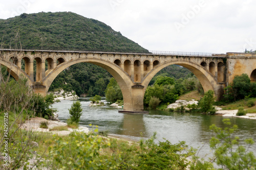 Pont de Collias  deux arcs