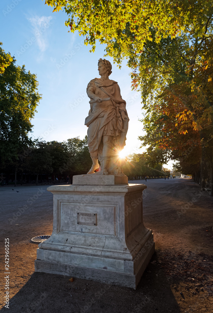 Fototapeta Statue of the Tuileries garden in Paris