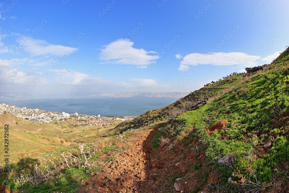 Naklejka premium landscape with mountains and blue sky