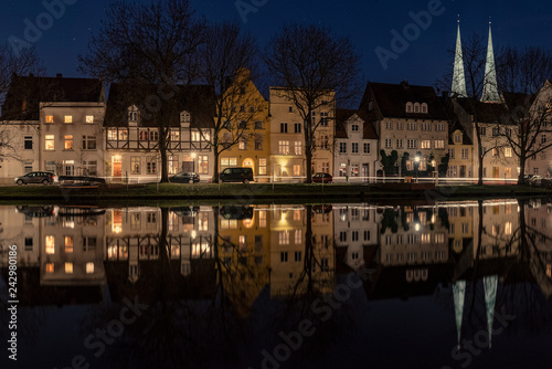 Märchenhafte Häuserkulisse am Abend in Lübeck