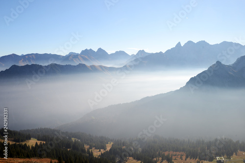 Allg  uer Alpen - Blick vom Nebelhorn 