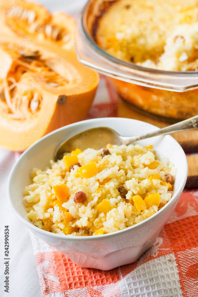 Milky cereal porridge with pumpkin and raisins Milky cereal porridge with pumpkin and raisins