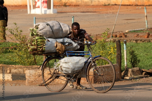 Transport auf Fahrrädern in Malawi