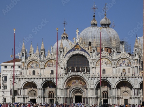 Catedral y basílica de San Marcos, principal templo católico de la ciudad de Venecia (Italia) y obra maestra de la arquitectura bizantina en el Véneto.