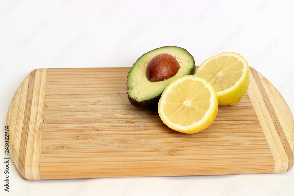 Avocado und Zitrone Avocado und Zitrone