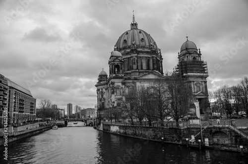  A black and white pic of the Cathedral of Berlin