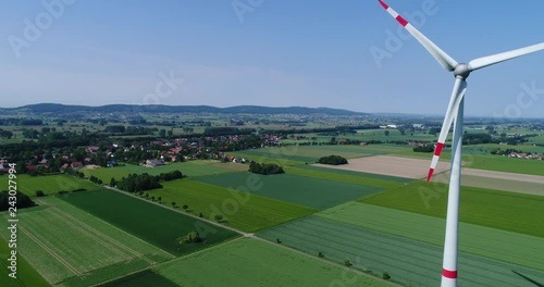 Windkraftanlage in Deutschland von oben
