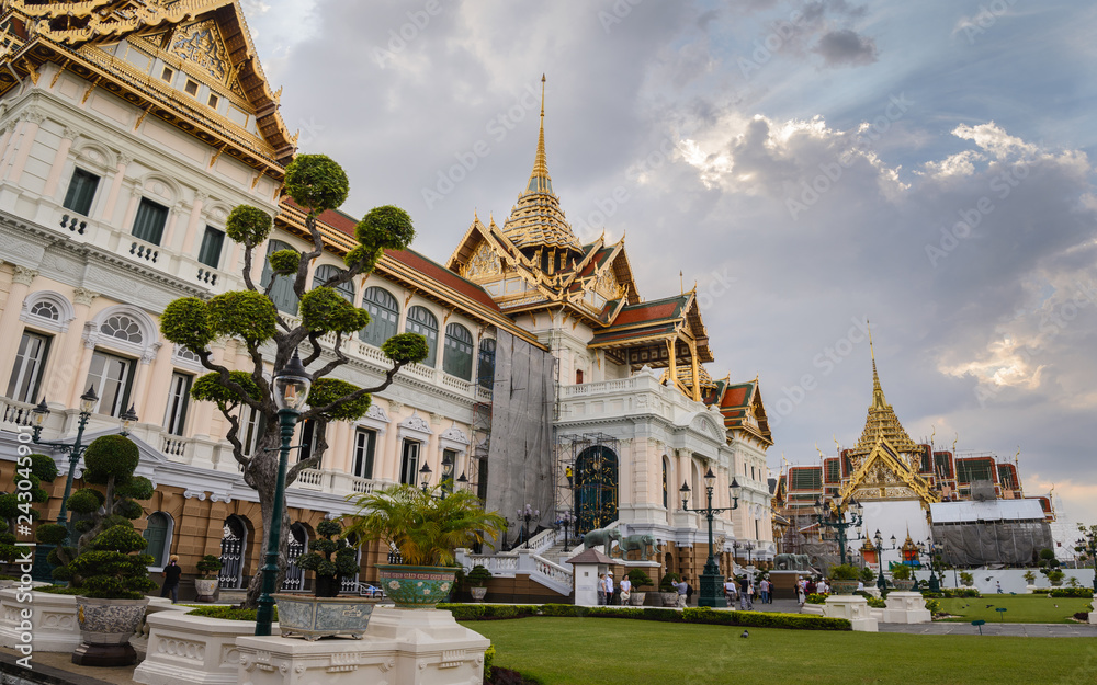 Fototapeta premium Chakri Mahaprasad Hall en el Palacio Real de Bangkok, Tailandia