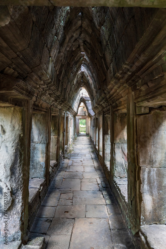 Corridor of Baphuon temple ...