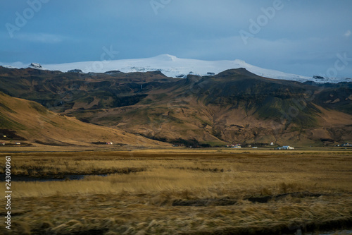 Paisaje desierto en Islandia