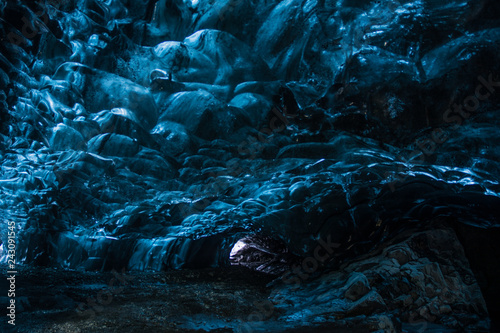 Fototapeta Naklejka Na Ścianę i Meble -  Cueva de hielo en Islandia
