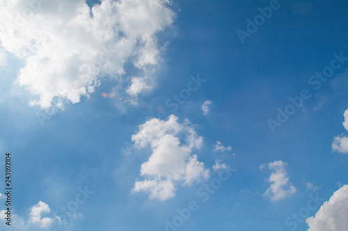 a clear, clear clouded sky