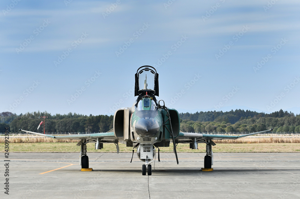 Fototapeta premium 航空自衛隊のF-4EJ