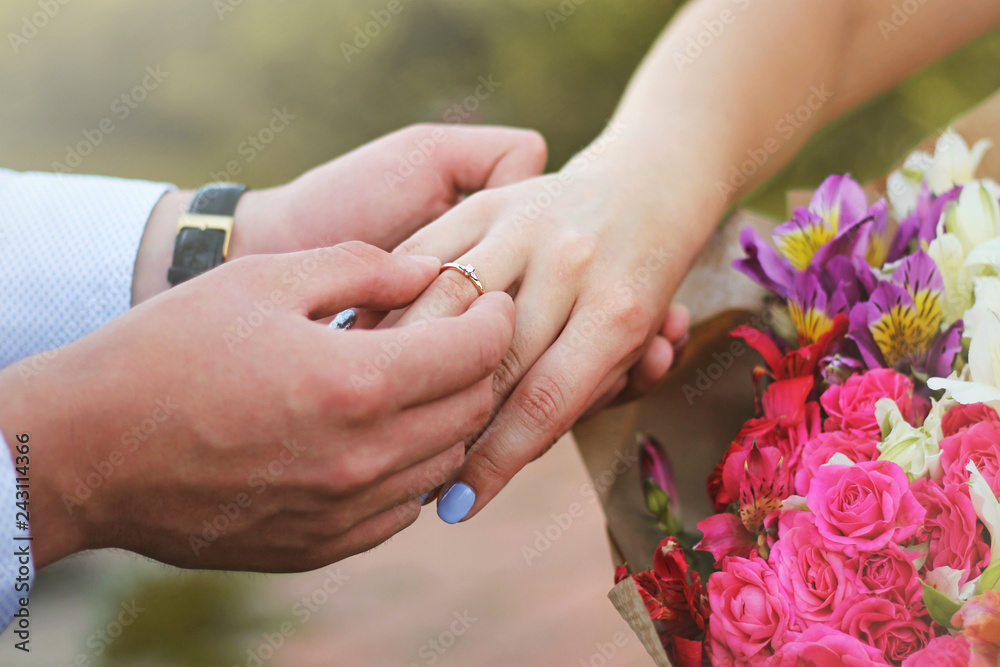 Fototapeta premium engagement ring on hand